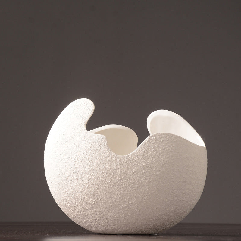 Simple White Ceramic Vase – Timeless Minimalist Décor