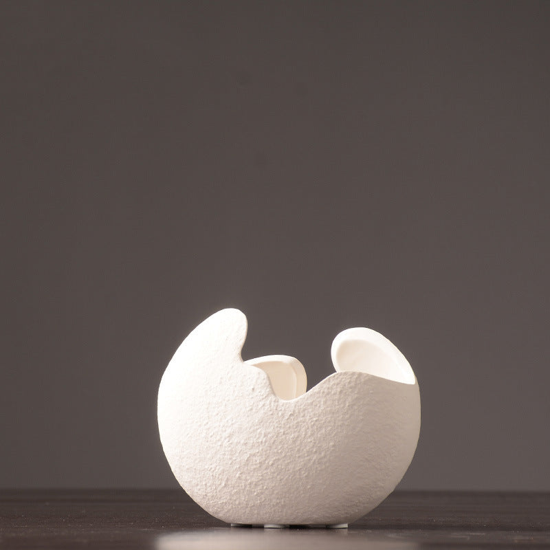 Simple White Ceramic Vase – Timeless Minimalist Décor
