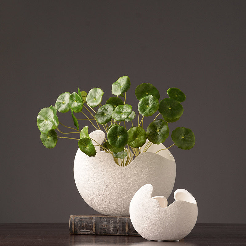 Simple White Ceramic Vase – Timeless Minimalist Décor