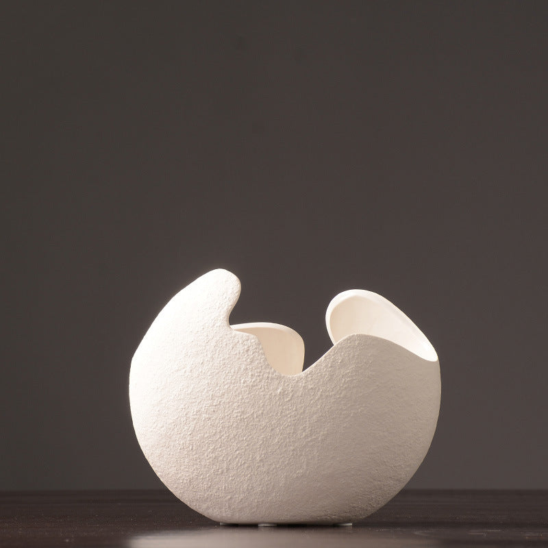 Simple White Ceramic Vase – Timeless Minimalist Décor
